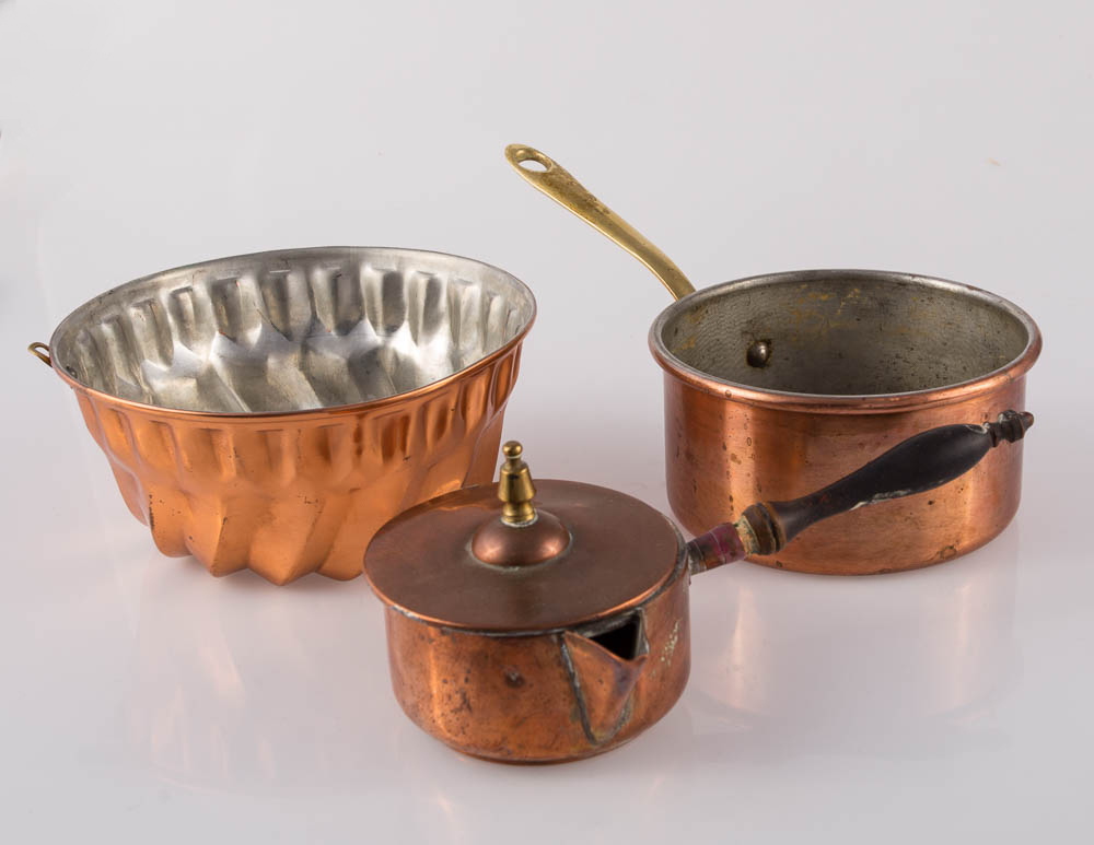 Медная утварь, Голландия, 19 век Лужёная медь: сотейник, кексница, жульенница и пара медных тарелок