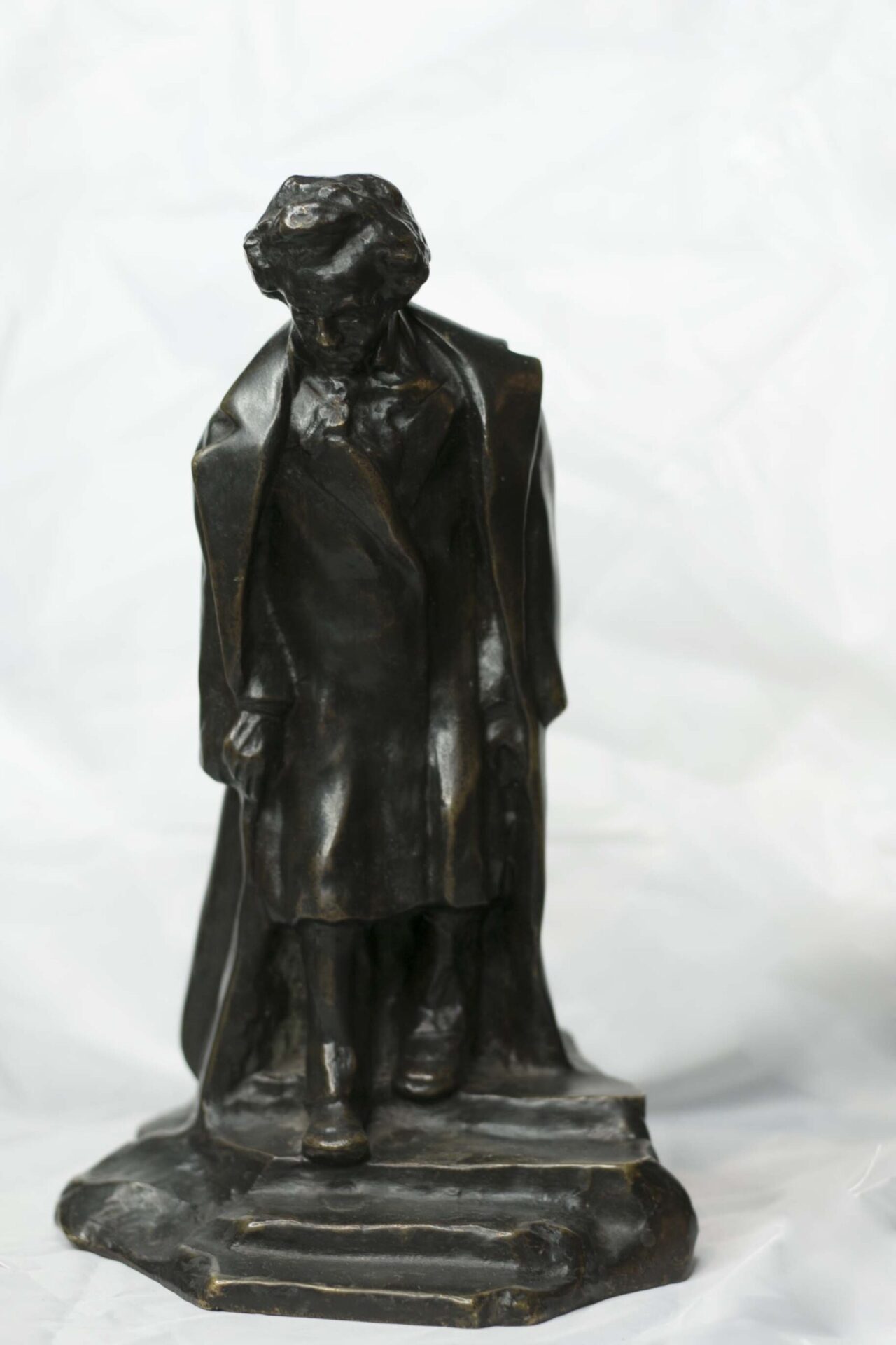 Скульптура «Портретная статуэтка Людвига ван Бетховена» из патинированной бронзы, Серж Зеликсон